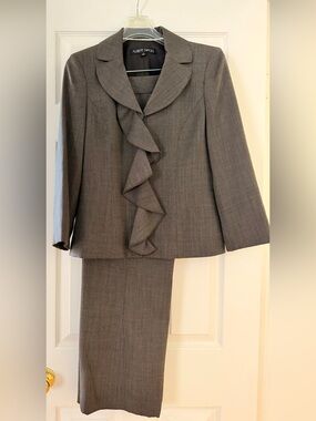 Albert Nipon Gray Houndstooth Ruffle Front Women's Suit